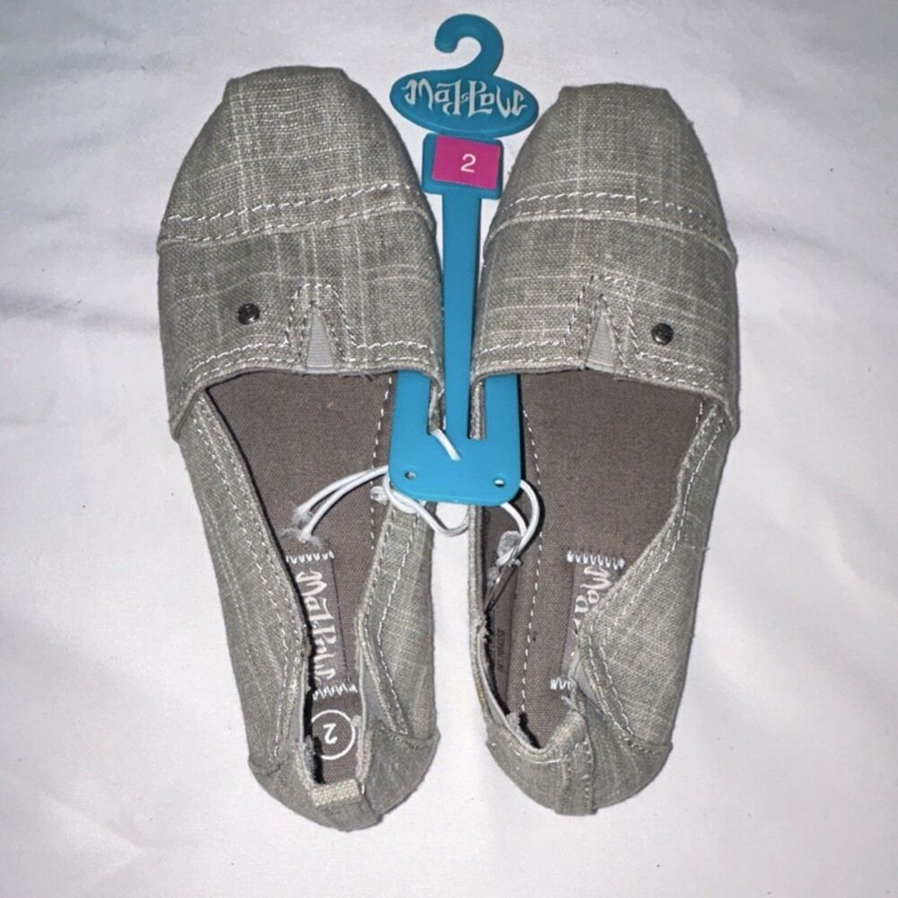 Mad Love Girl’s Gray Plaid Canvas Flats Button Accent Size 2